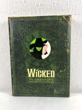 Vintage 2005 Wicked : The Grimmerie Broadway Book Pristine Condition